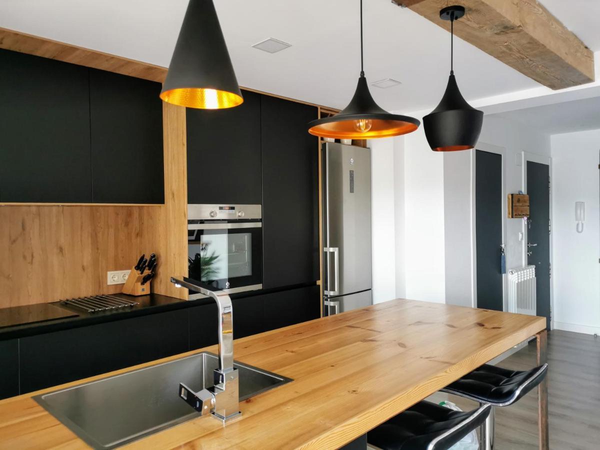Oroel Apartment Jaca Exterior photo